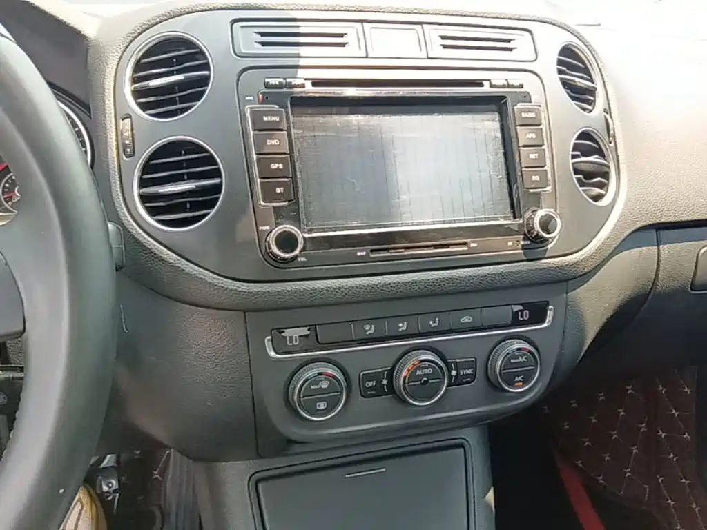 Volkswagen Tiguan 2015 — фото 13
