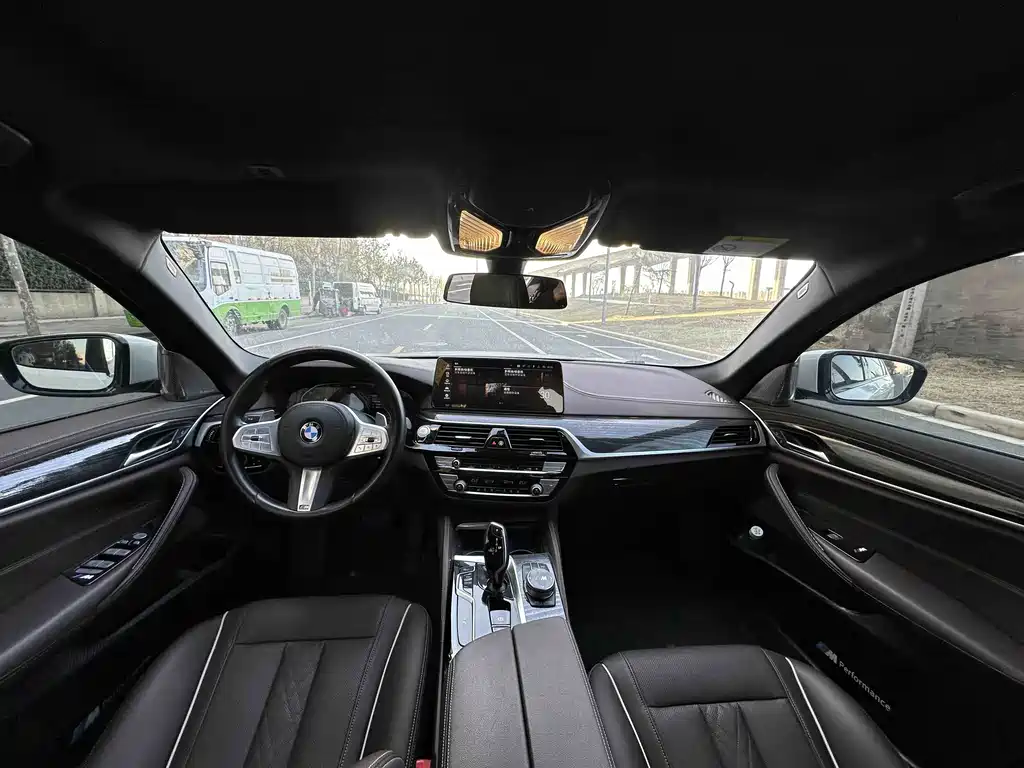 BMW 5 Series 2023