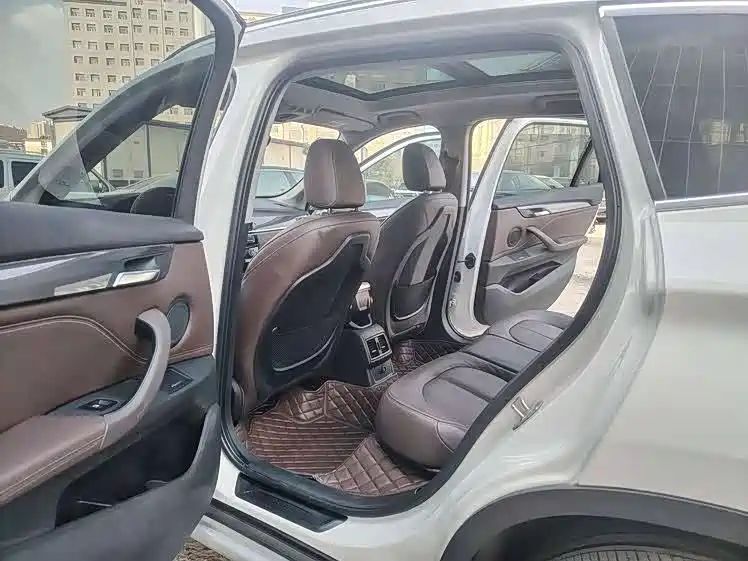 BMW X1 2018 — фото 11