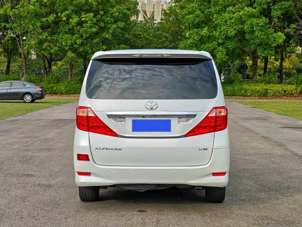 Toyota Alphard 2010 — фото 14