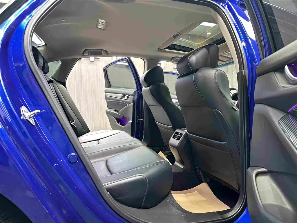 Honda Accord 2018 — фото 10