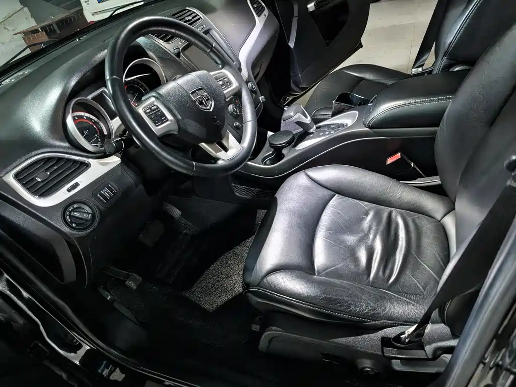 Dodge Journey 2014 — фото 9