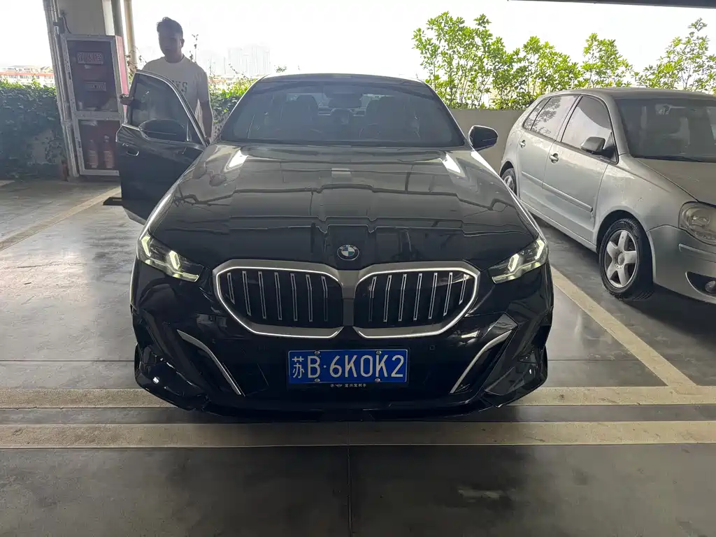 BMW 5 Series 2025