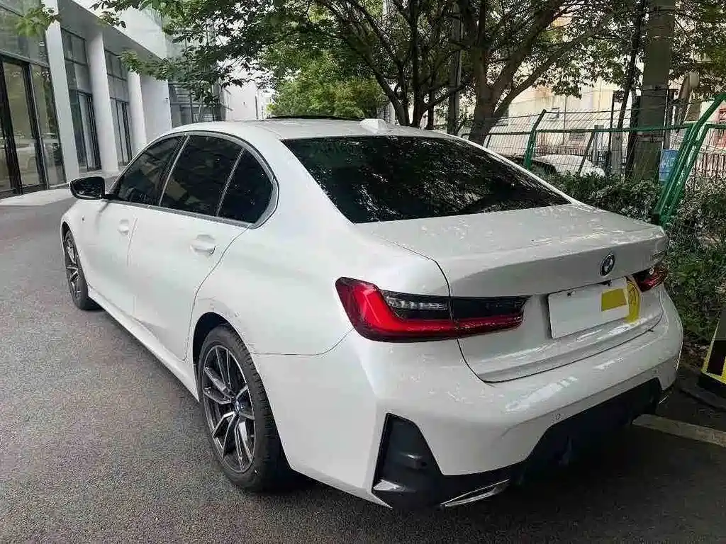 BMW 3 Series 2023 — фото 10
