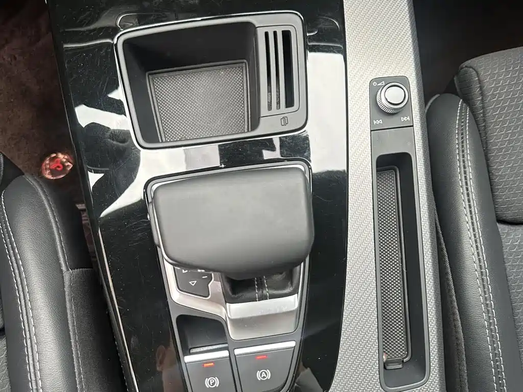 Audi Q5L Sportback 2022 — фото 14