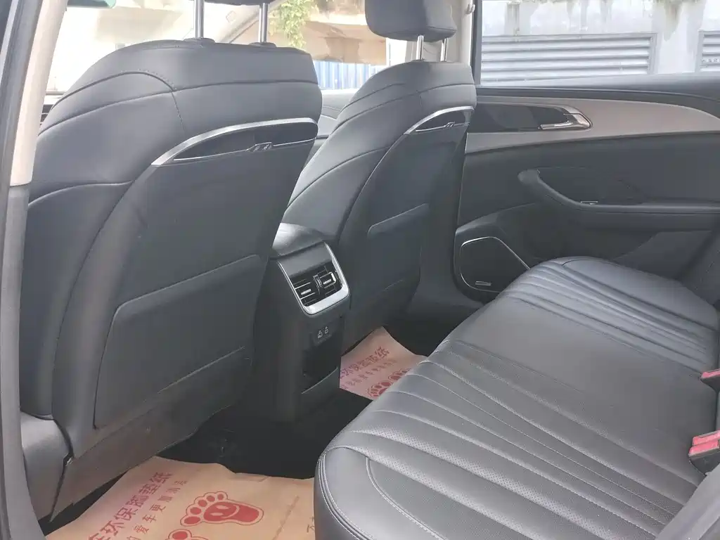 Hongqi H5 2023 — фото 6