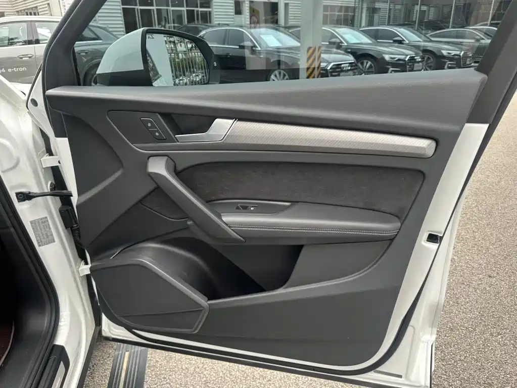 Audi Q5L Sportback 2022 — фото 34