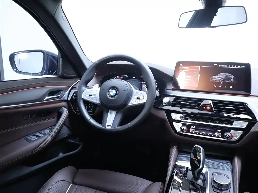 BMW 5 Series 2024 — фото 14