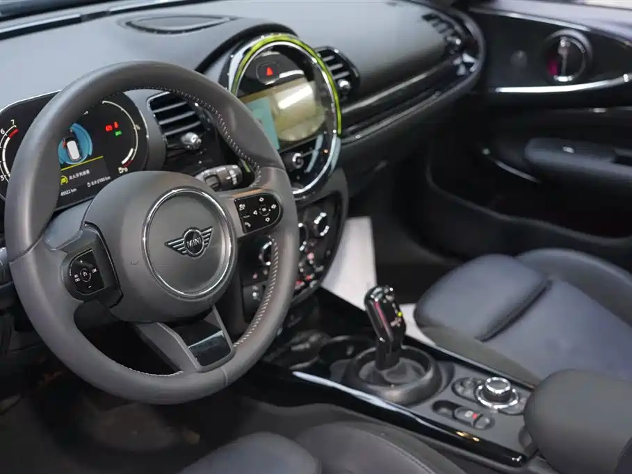 MINI Clubman 2023 — фото 11
