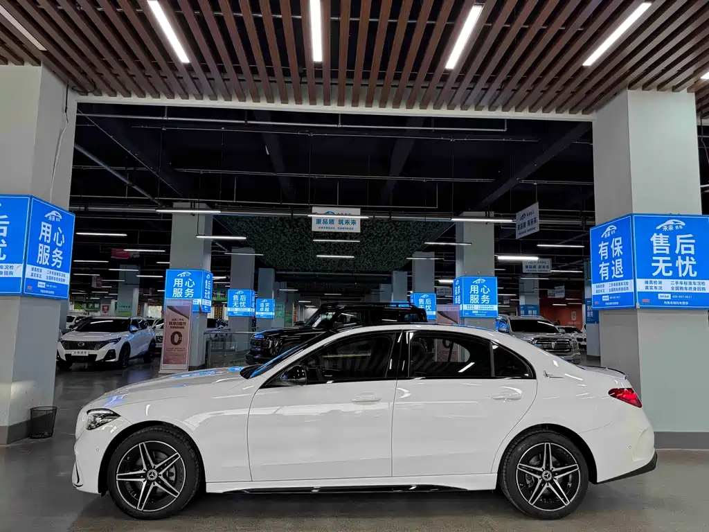 Mercedes-Benz C-Class 2024 — фото 17
