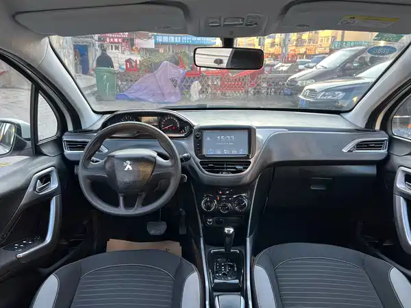 Peugeot 2008 2015