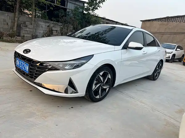 Hyundai Elantra 2022