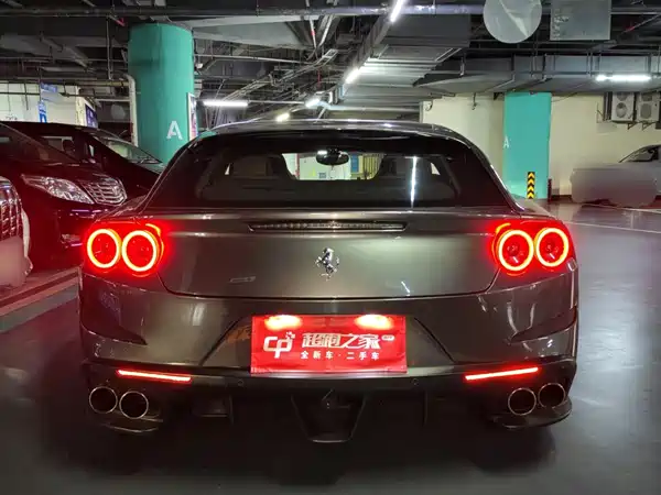 Ferrari GTC4Lusso 2019