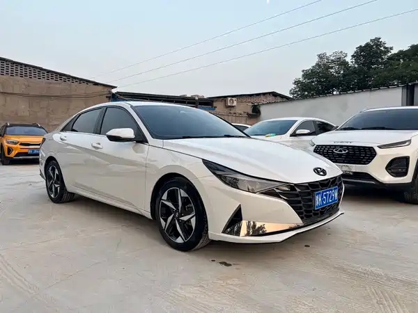Hyundai Elantra 2022