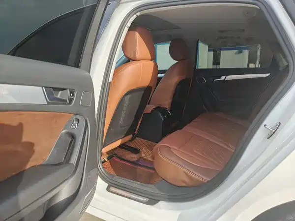 Audi A4L 2015