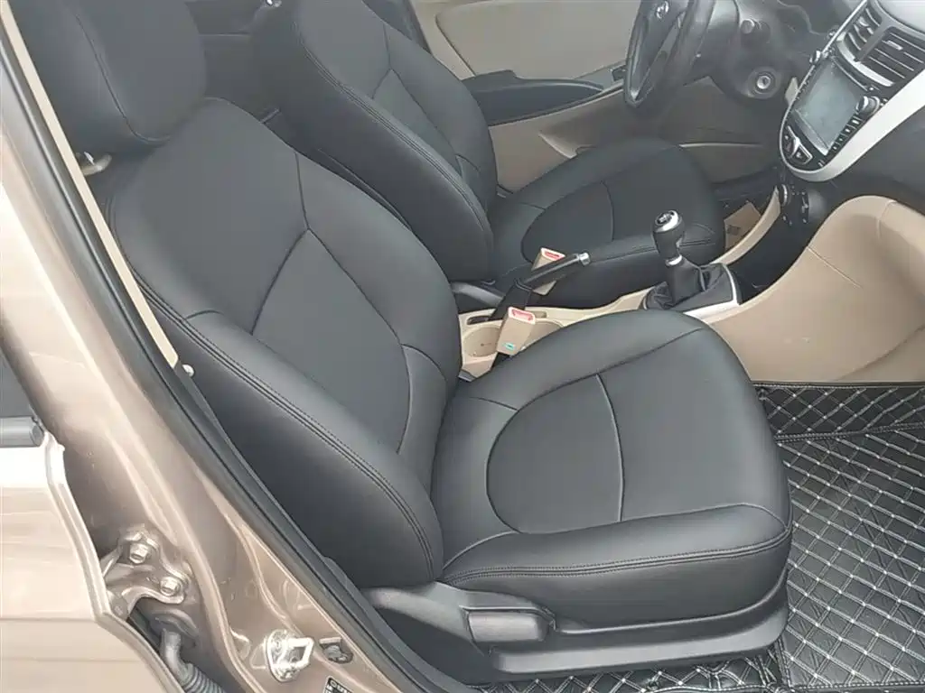Hyundai Verna 2015 — фото 25