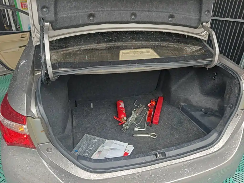 Toyota Corolla 2015 — фото 19