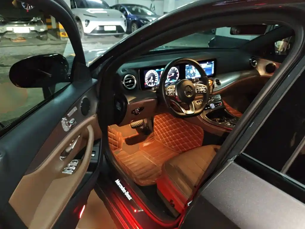 Mercedes-Benz E-Class 2019 — фото 12