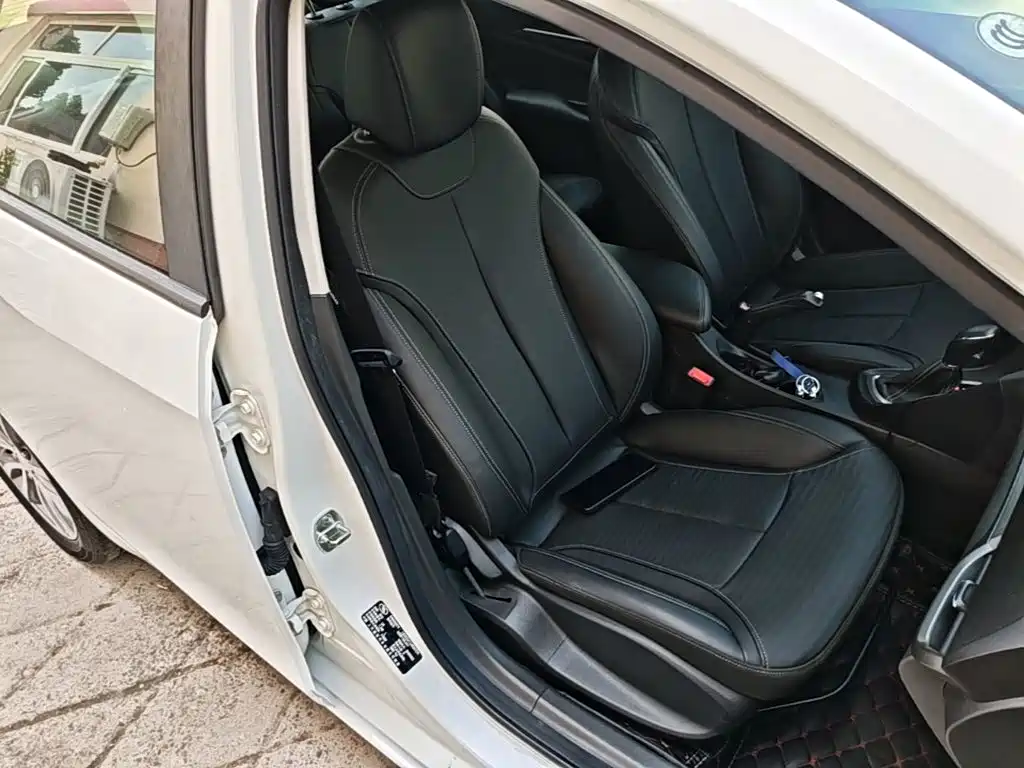 Buick Excelle 2018 — фото 25