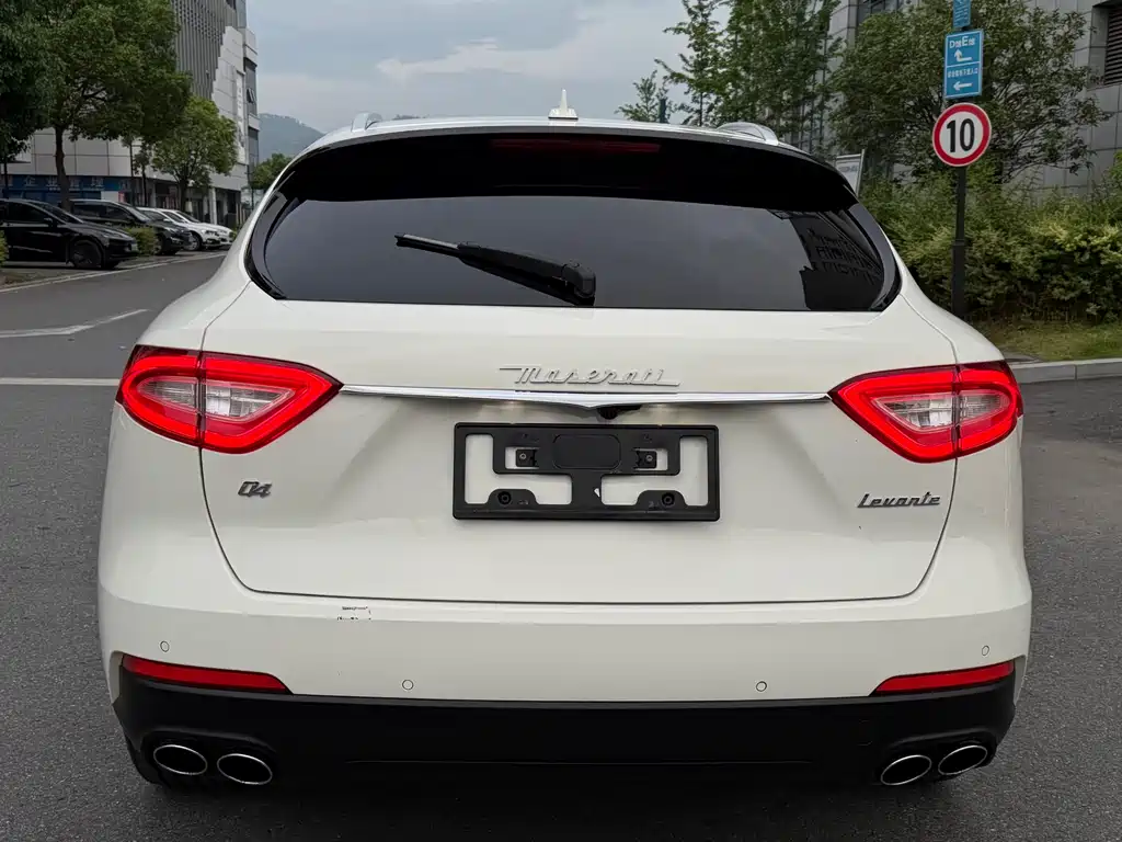 Maserati Levante 2019 — фото 18