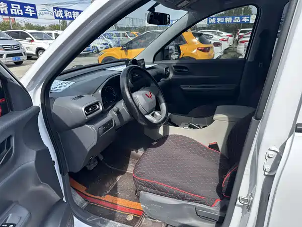 Wuling Hongguang New Energy 2025