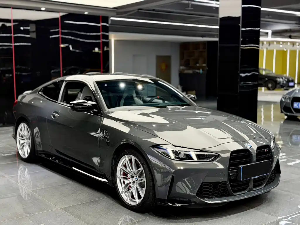 BMW M4 2025