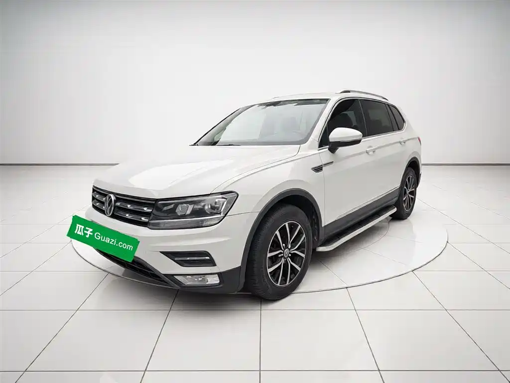 Volkswagen Tiguan L 2017 — фото 2