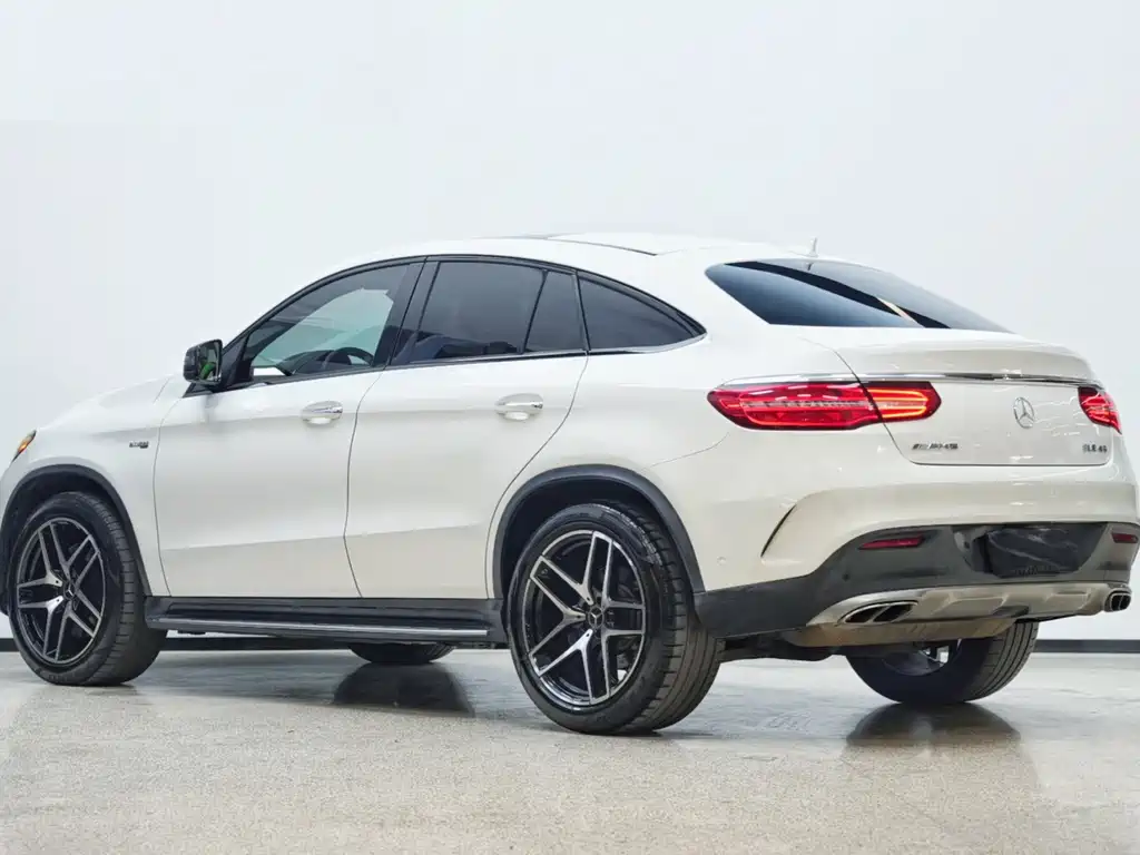 Mercedes-Benz GLE Coupe AMG 2017 — фото 10