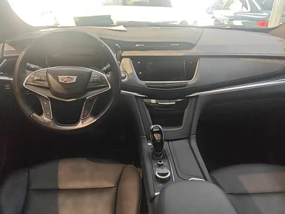 Cadillac XT5 2023 — фото 12
