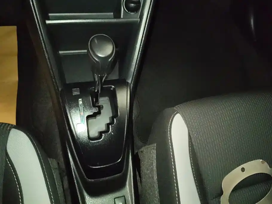 Toyota Yaris L 2020 — фото 16