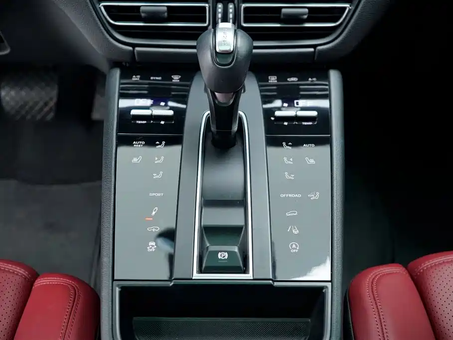 Porsche Macan 2023 — фото 22