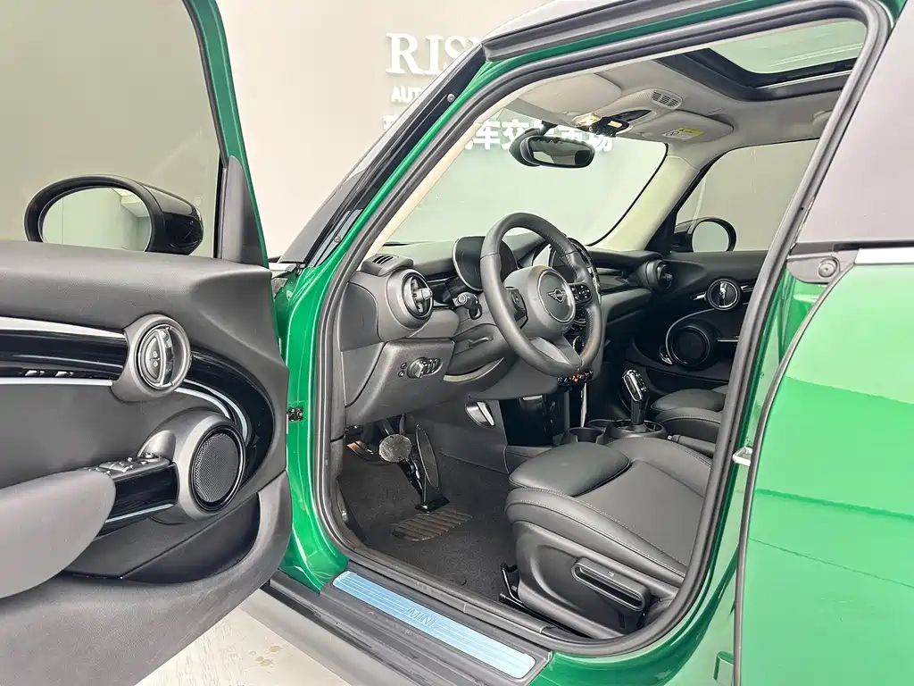 MINI MINI 2022