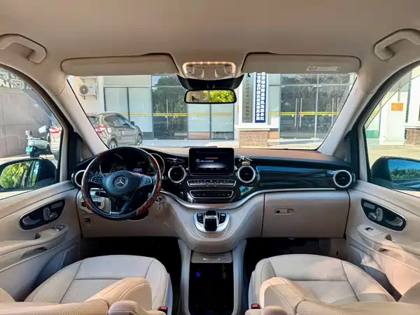 Mercedes-Benz V-Class 2016