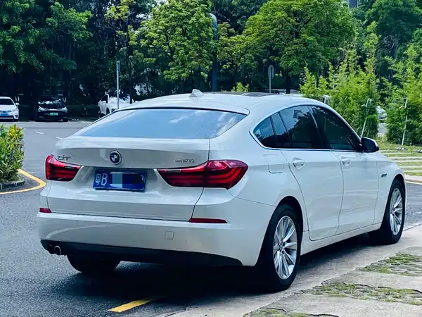 BMW 5 Series GT 2015