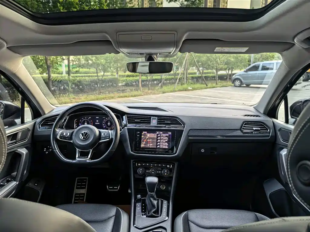 Volkswagen Tiguan L 2021 — фото 11