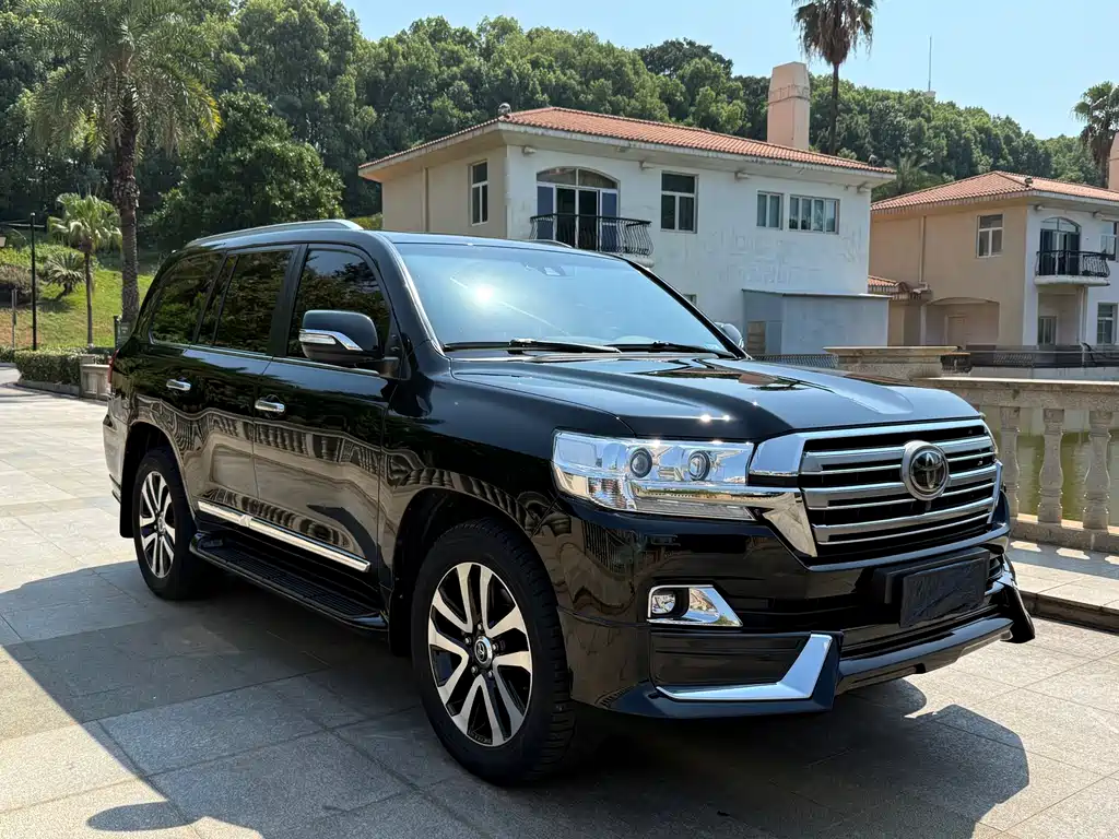 Toyota Land Cruiser 2019 — фото 3