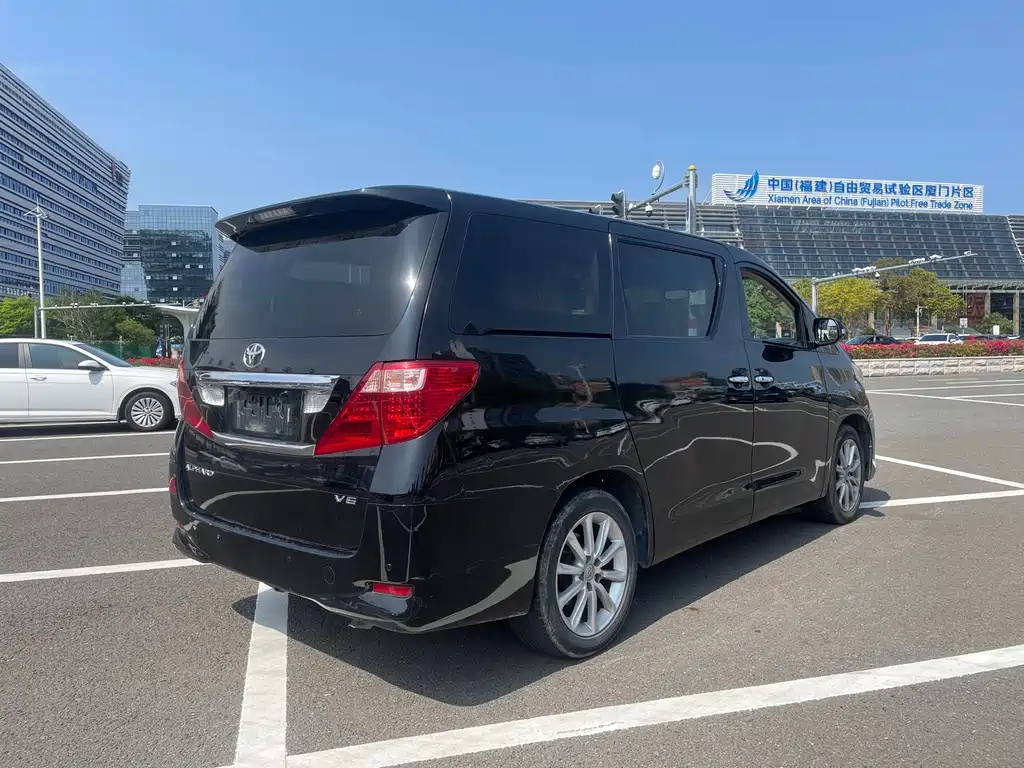 Toyota Alphard 2012 — фото 8