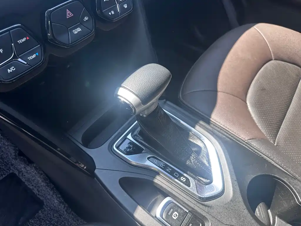 GAC Motor Trumpchi GS4 2016 — фото 16