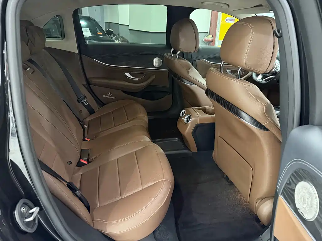 Mercedes-Benz E-Class 2019 — фото 11