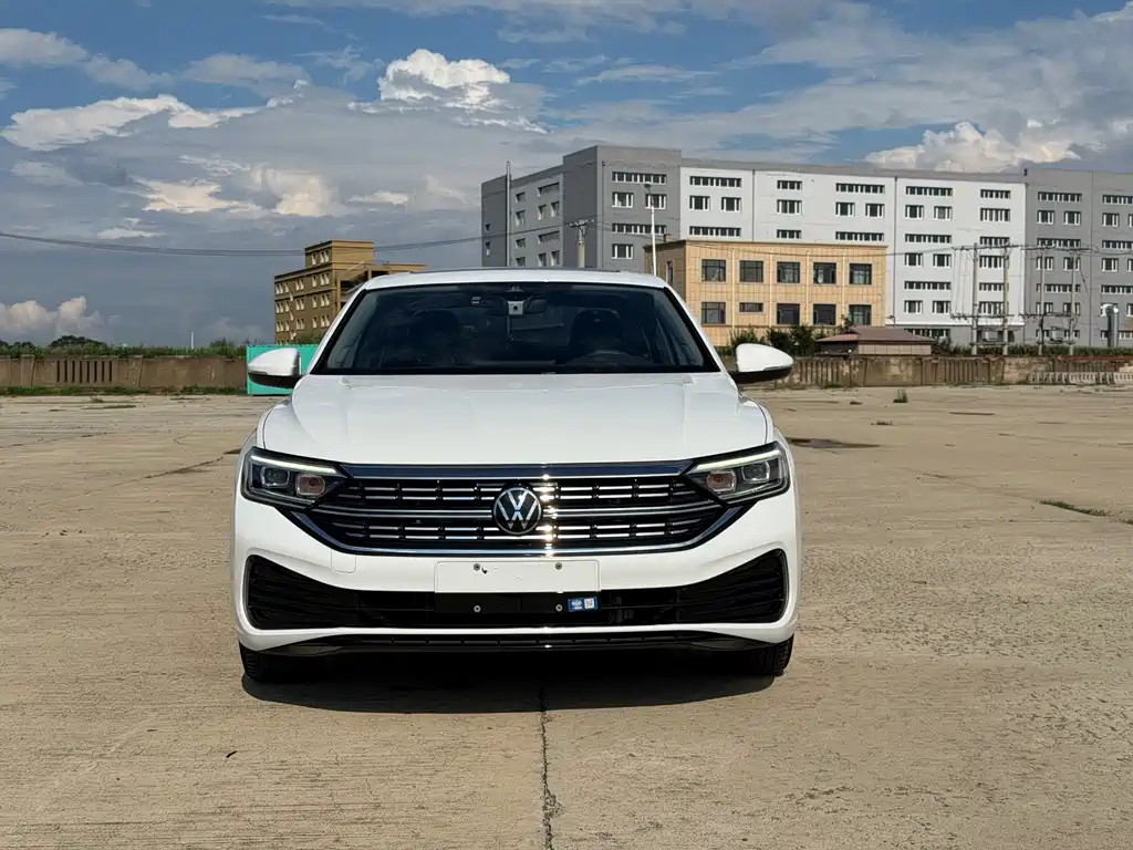 Volkswagen Sagitar 2022