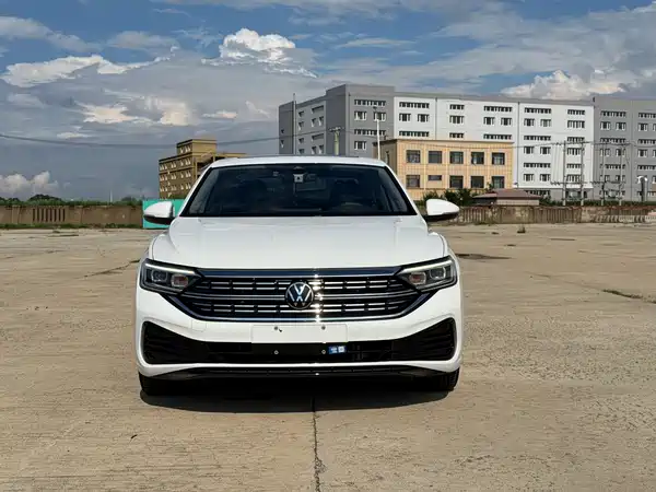 Volkswagen Sagitar 2022