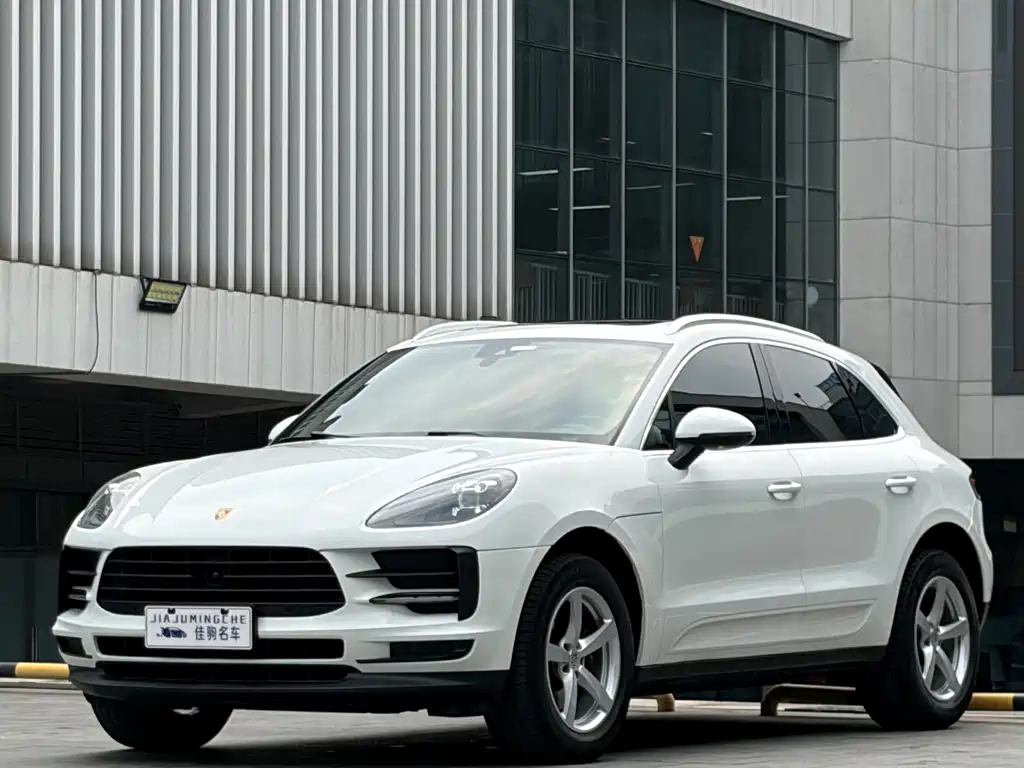 Porsche Macan 2019 — фото 1