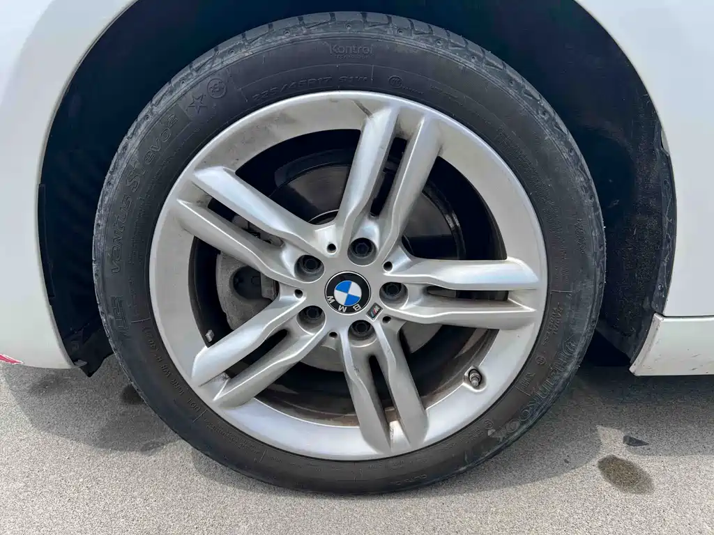 BMW 1 Series 2022 — фото 17