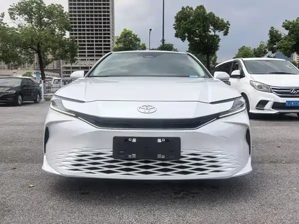 Toyota Camry 2025