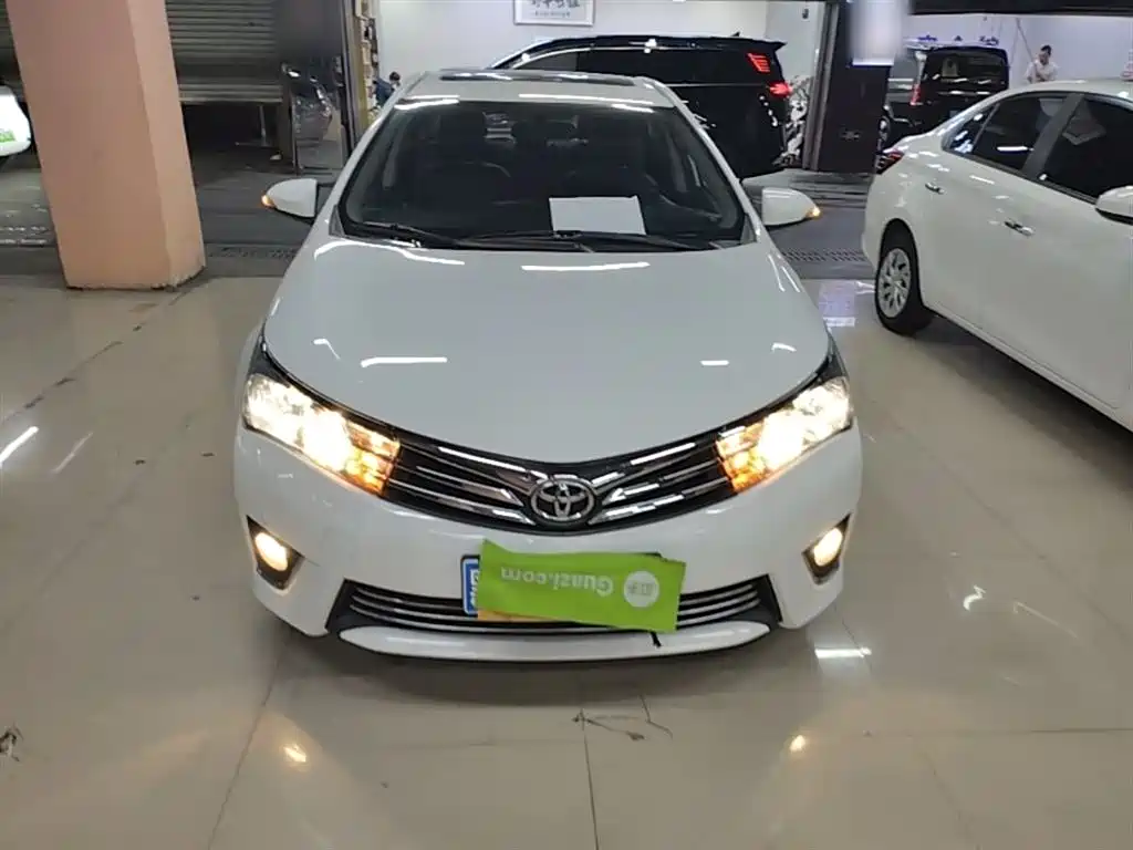 Toyota Corolla 2015 — фото 3