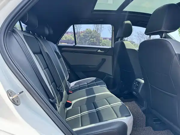 Volkswagen T-Roc 2025