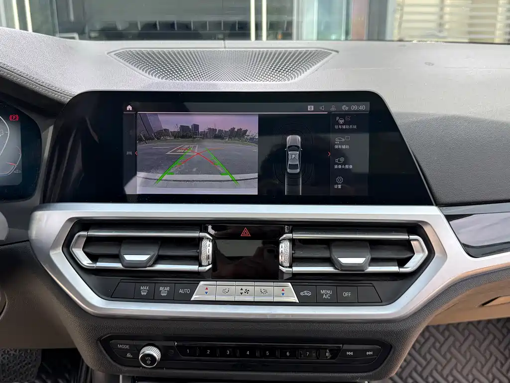 BMW 3 Series 2019 — фото 17