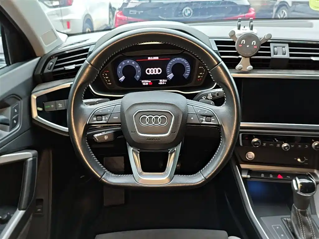Audi Q3 2020 — фото 11