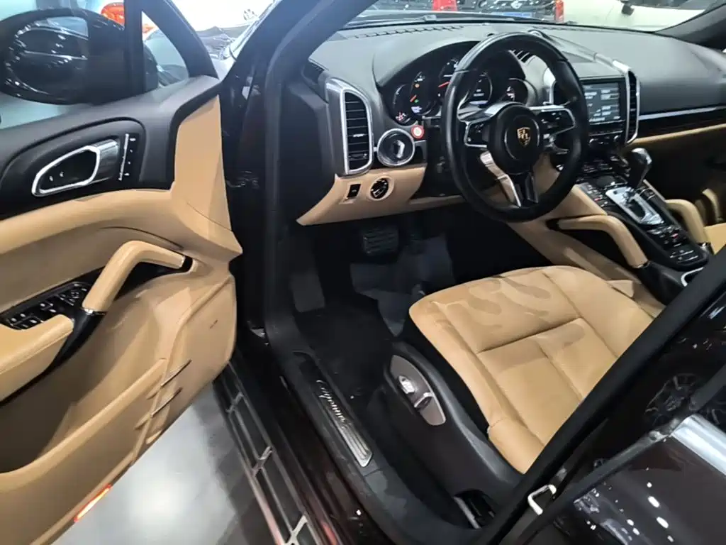Porsche Cayenne 2015 — фото 16