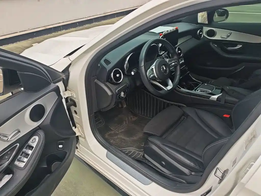 Mercedes-Benz C-Class 2019 — фото 16